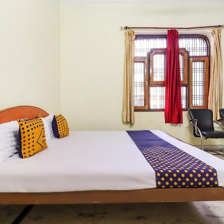 SPOT ON 70311 Rangoli Palace Hotel Lucknow Bagian luar foto