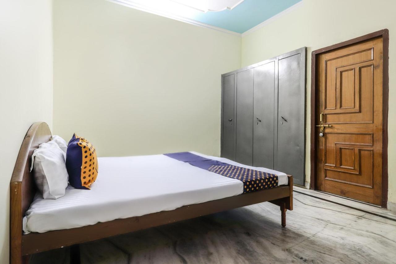 SPOT ON 70311 Rangoli Palace Hotel Lucknow Bagian luar foto