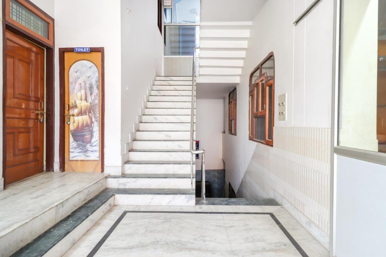 SPOT ON 70311 Rangoli Palace Hotel Lucknow Bagian luar foto