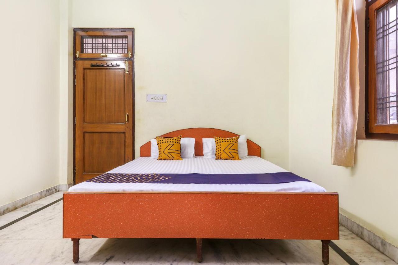 SPOT ON 70311 Rangoli Palace Hotel Lucknow Bagian luar foto