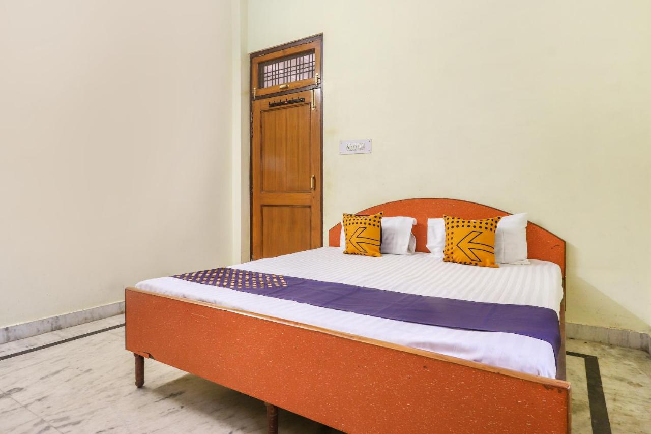 SPOT ON 70311 Rangoli Palace Hotel Lucknow Bagian luar foto