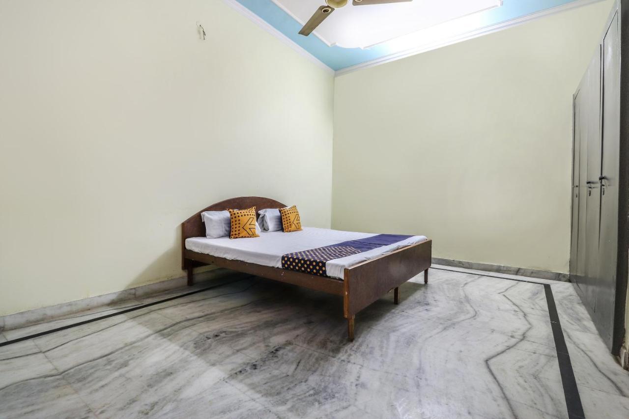 SPOT ON 70311 Rangoli Palace Hotel Lucknow Bagian luar foto